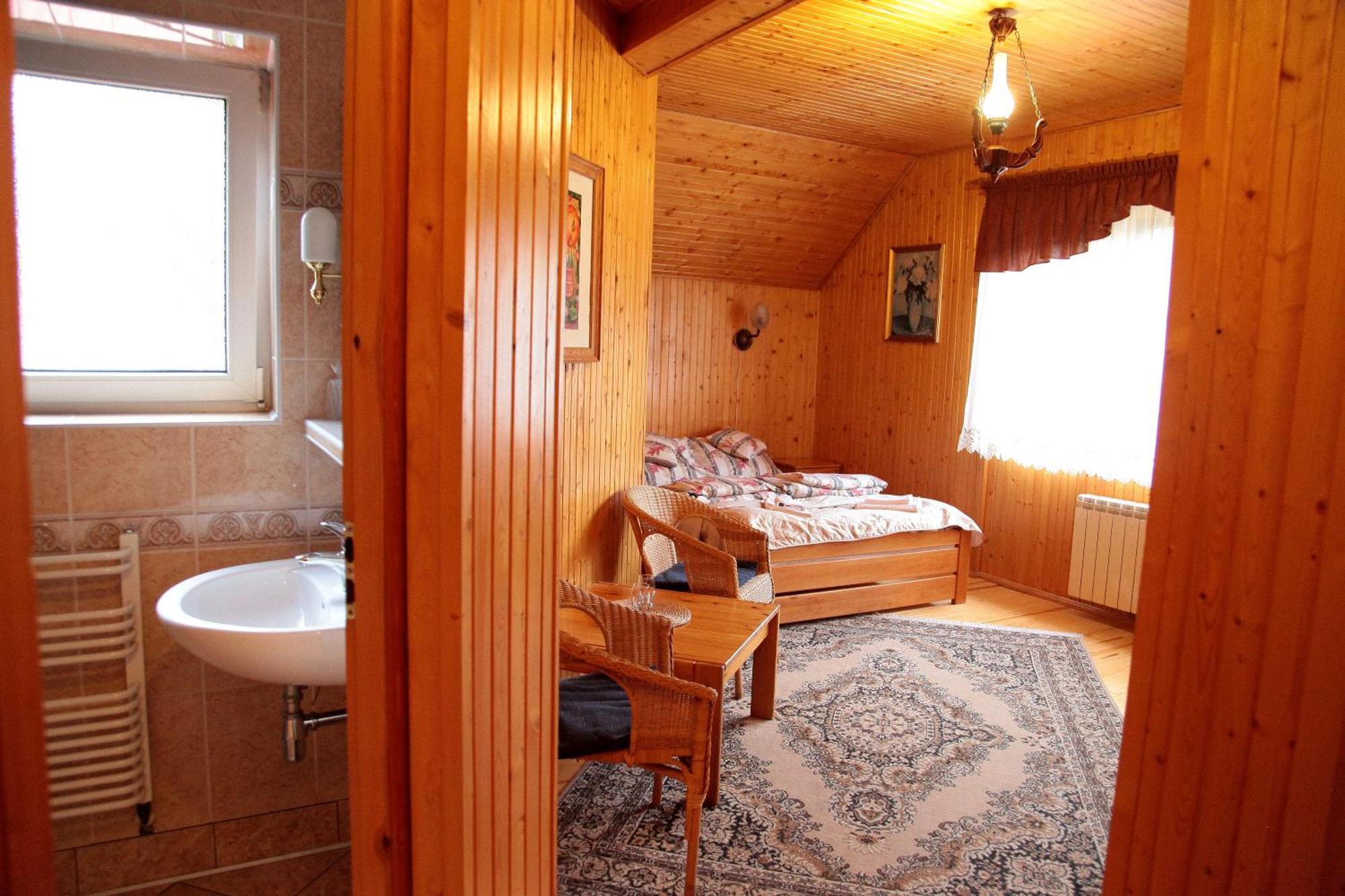 Hotel Wyrwidab Chodzież Exteriör bild